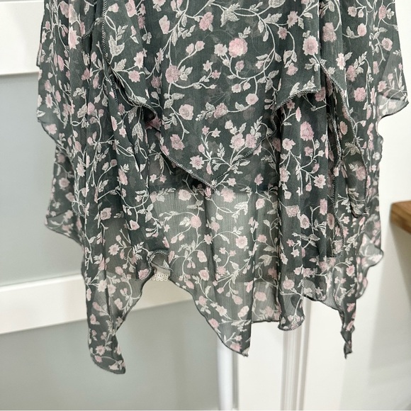 Abercrombie & Fitch Handkerchief Style Ruffle Tiered Top Large Dainty Feminine - Picture 4 of 8